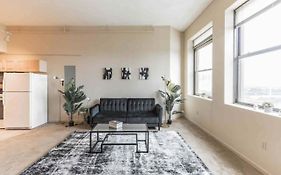 Updated Loft In Cleveland - Prime Location!